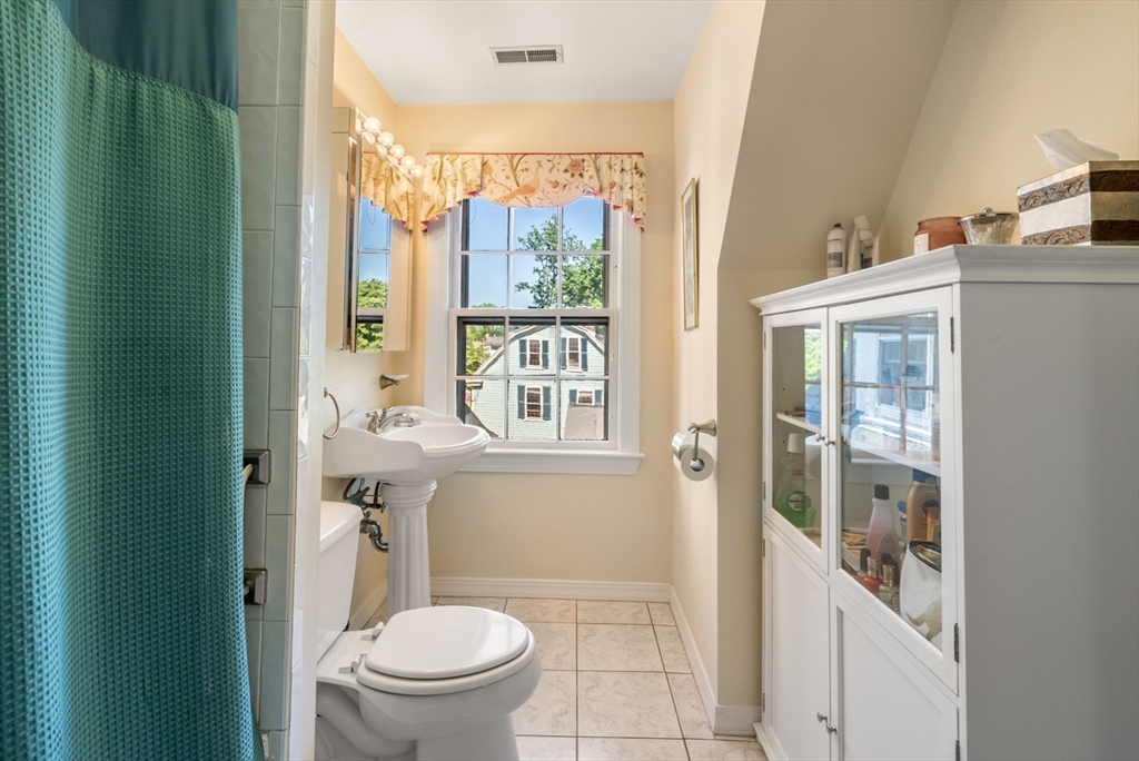 7 Hamilton St # 3