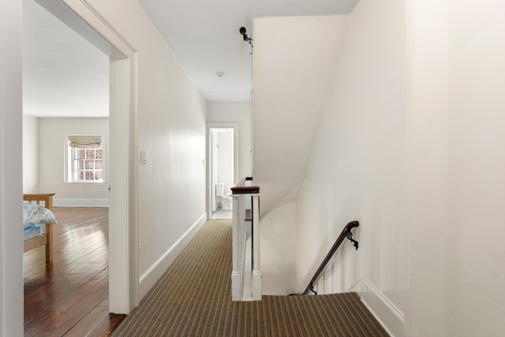 33 Chestnut St