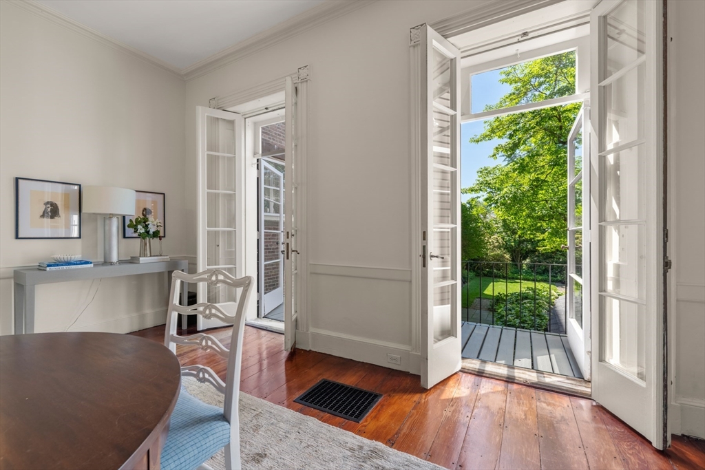 33 Chestnut St