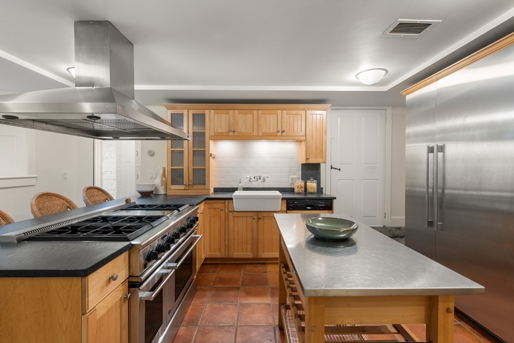 33 Chestnut St