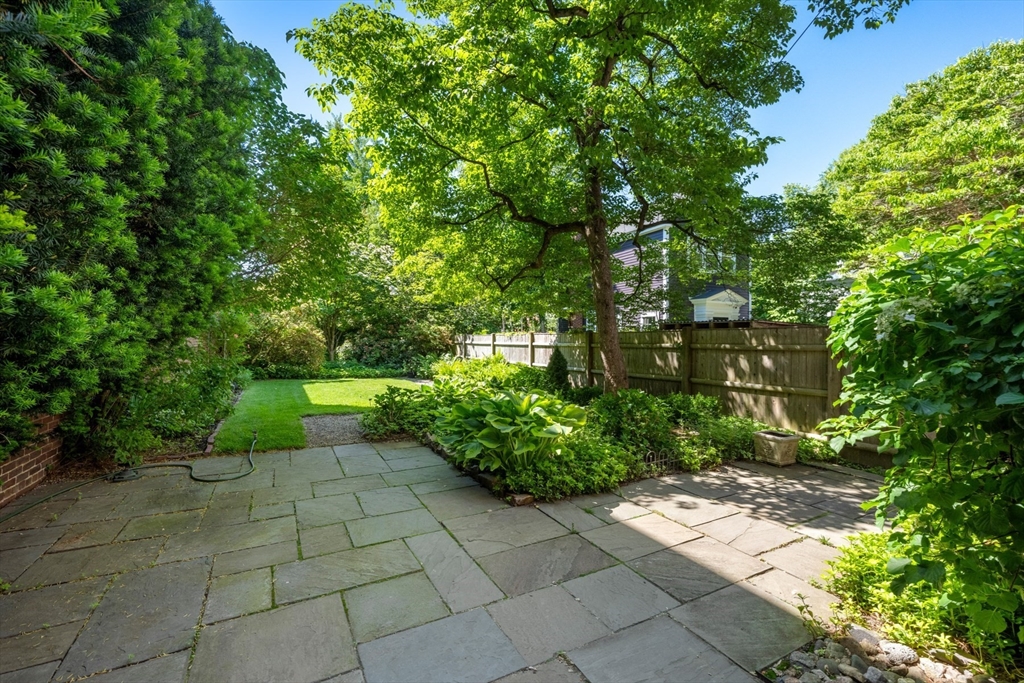 33 Chestnut St