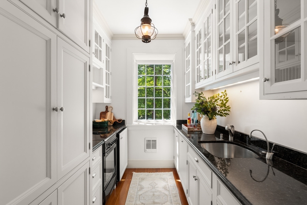 33 Chestnut St
