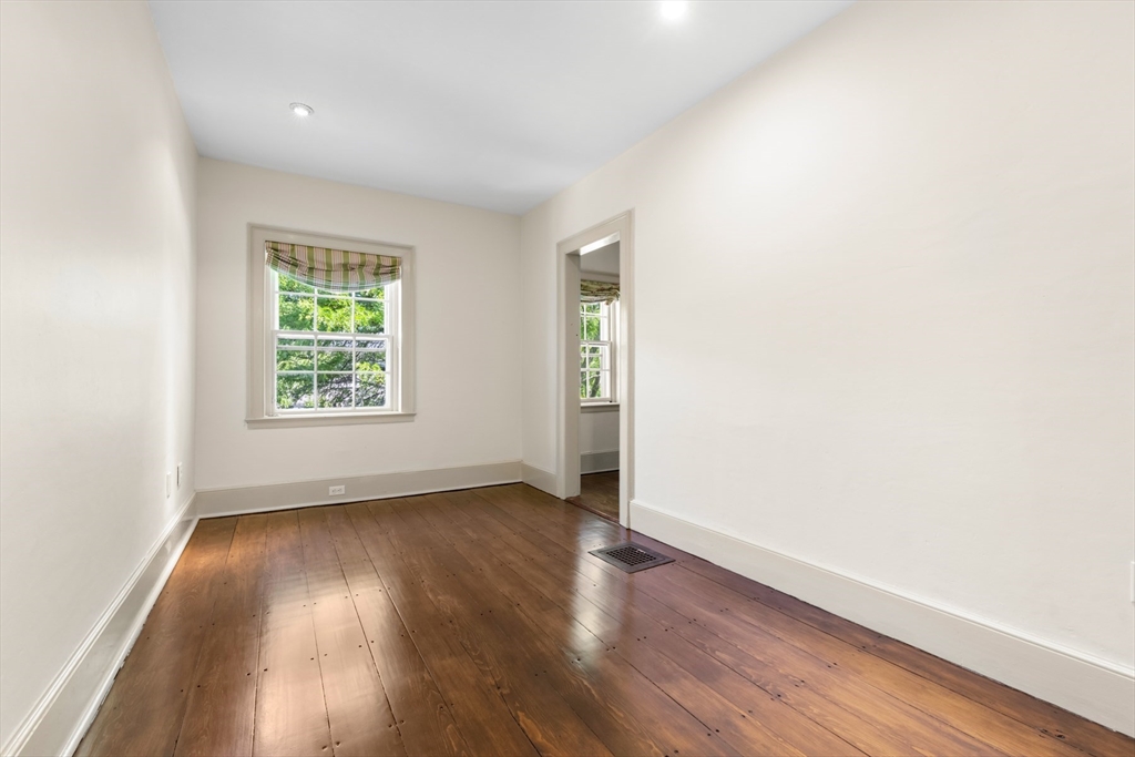 33 Chestnut St