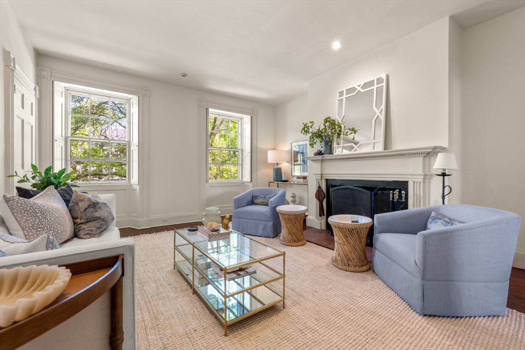 33 Chestnut St