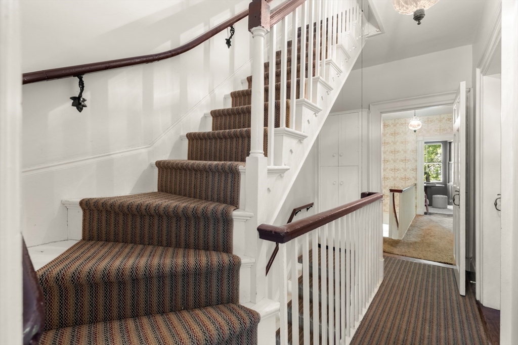 33 Chestnut St
