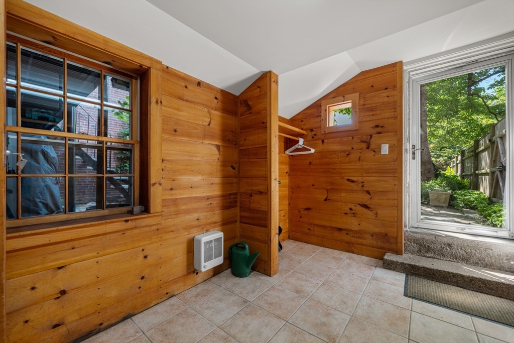 33 Chestnut St