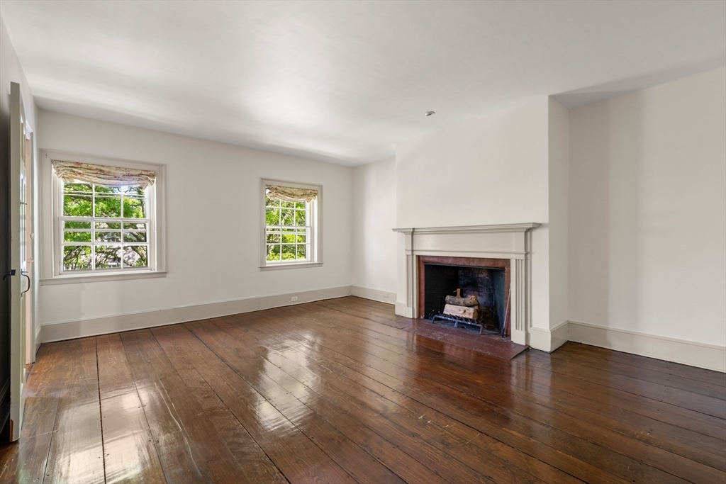 33 Chestnut St