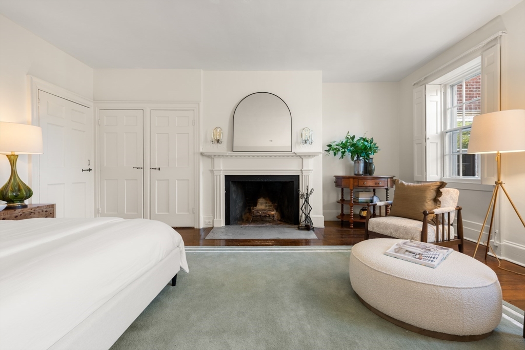 33 Chestnut St