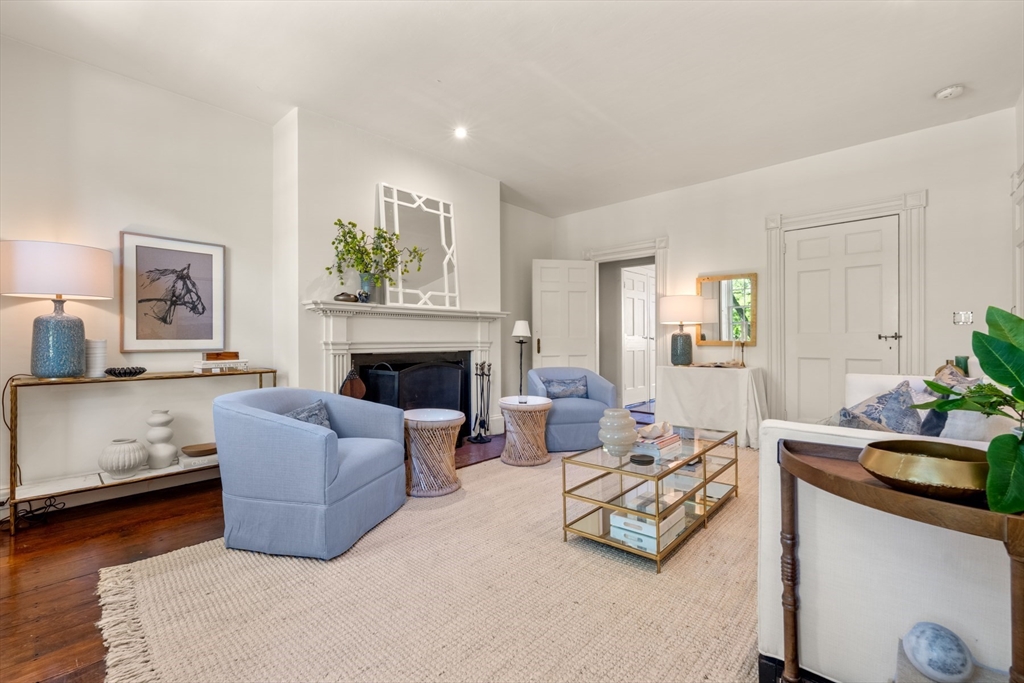 33 Chestnut St