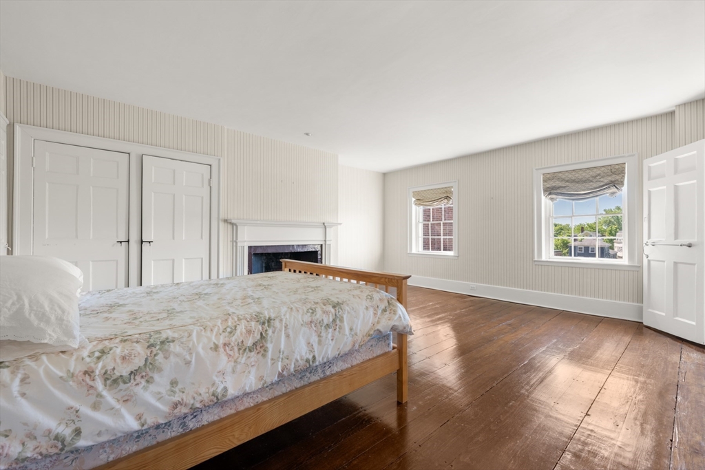 33 Chestnut St