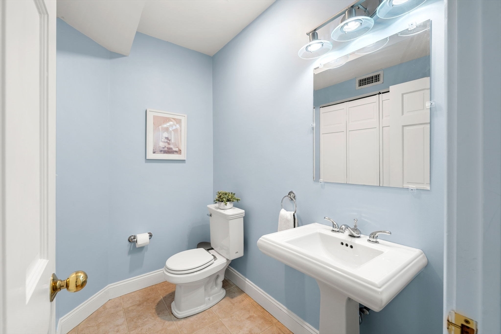 141 Washington St # 3