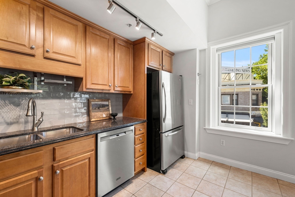 141 Washington St # 3