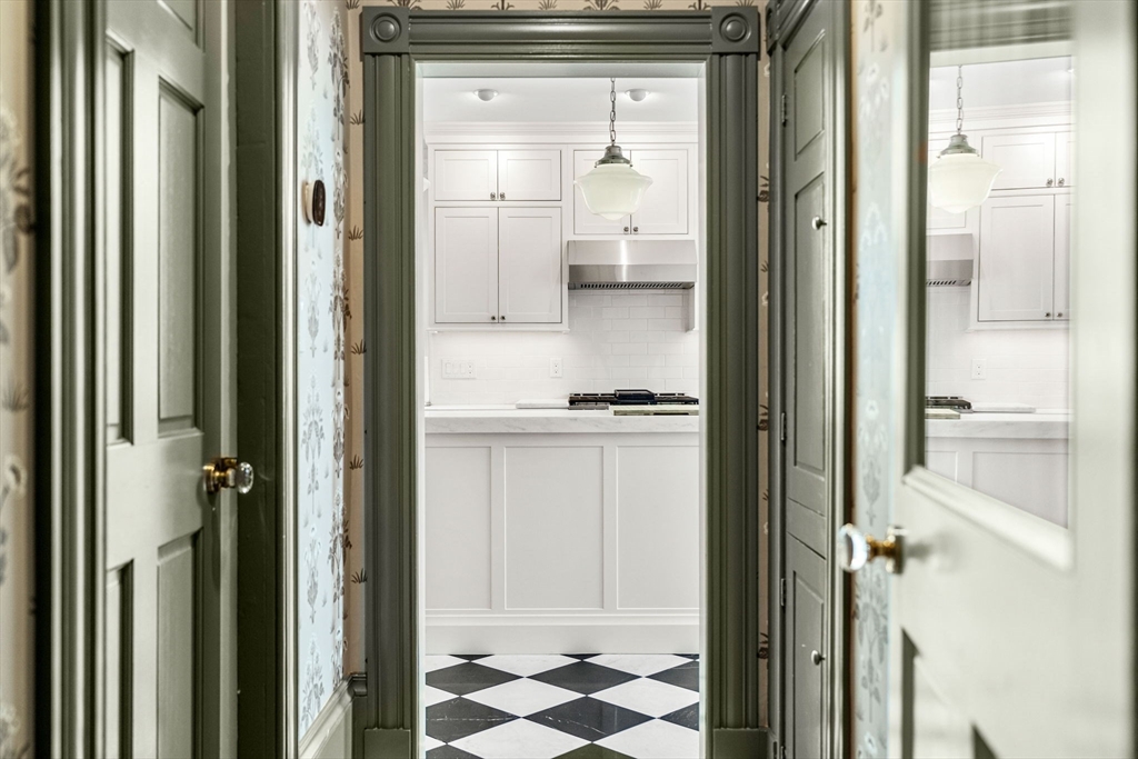 24 Chestnut St # 2