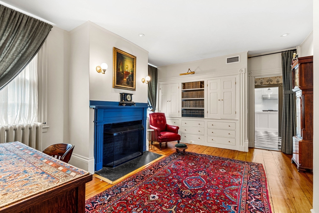 24 Chestnut St # 2