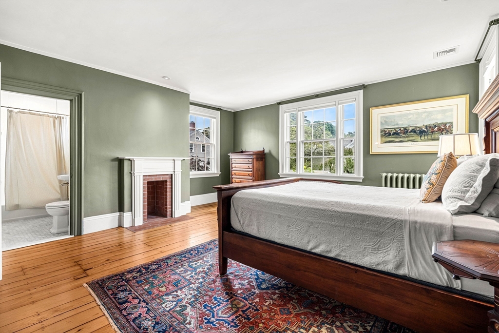 24 Chestnut St # 2