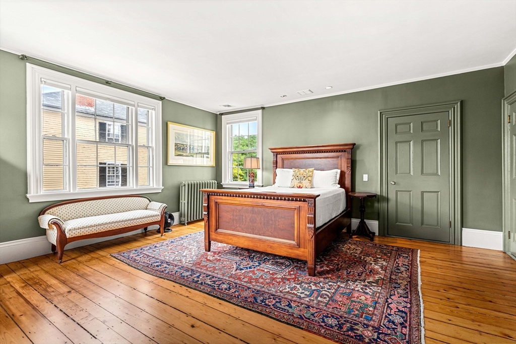 24 Chestnut St # 2