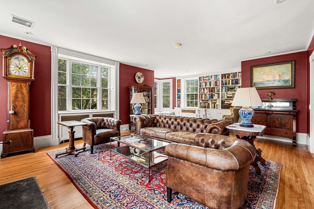 24 Chestnut St # 2