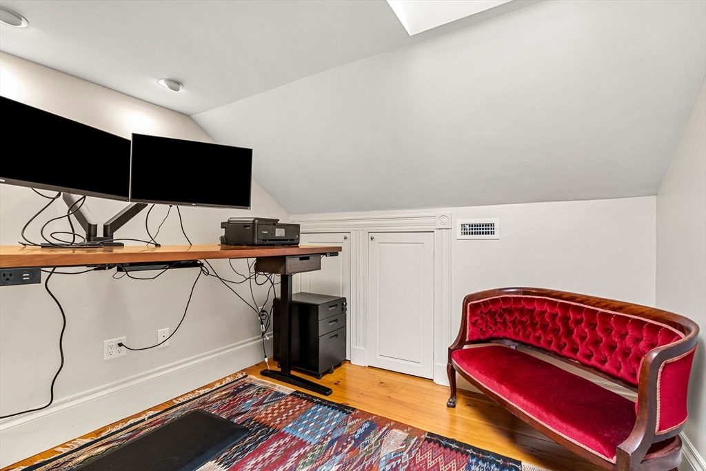 24 Chestnut St # 2