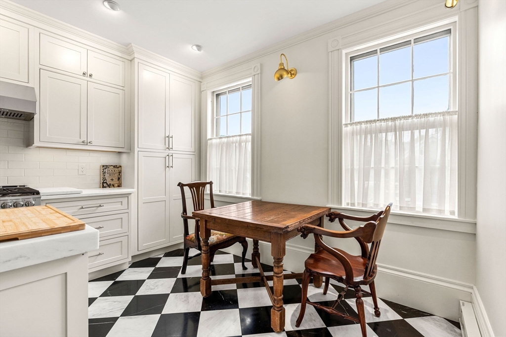 24 Chestnut St # 2