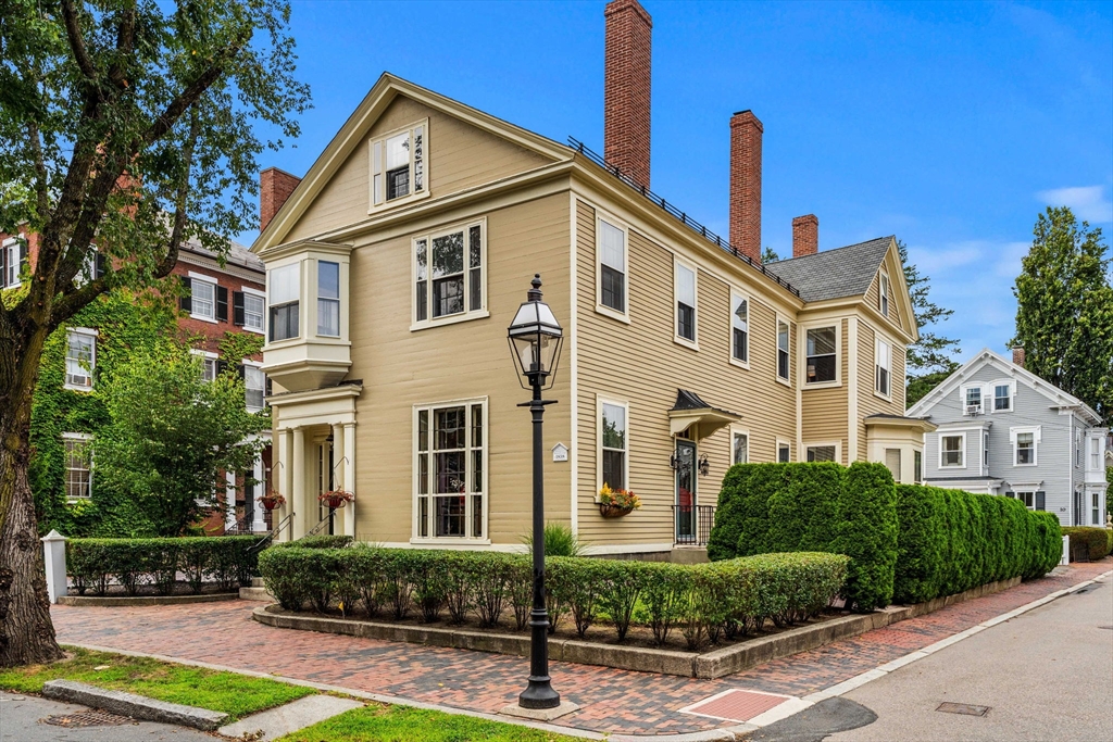 24 Chestnut St # 2
