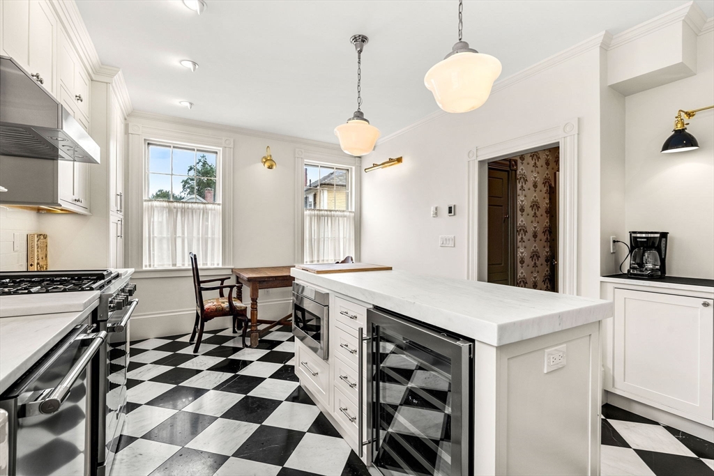 24 Chestnut St # 2