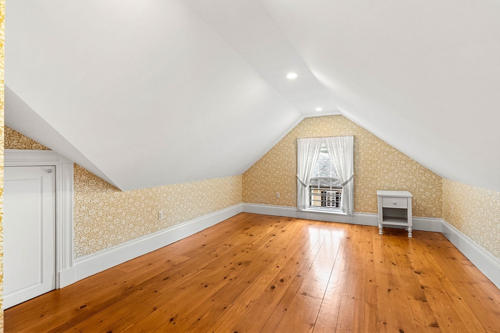 24 Chestnut St # 2