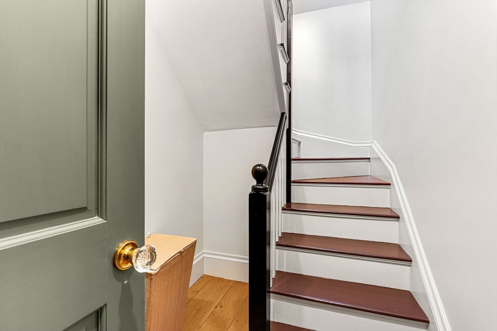 24 Chestnut St # 2