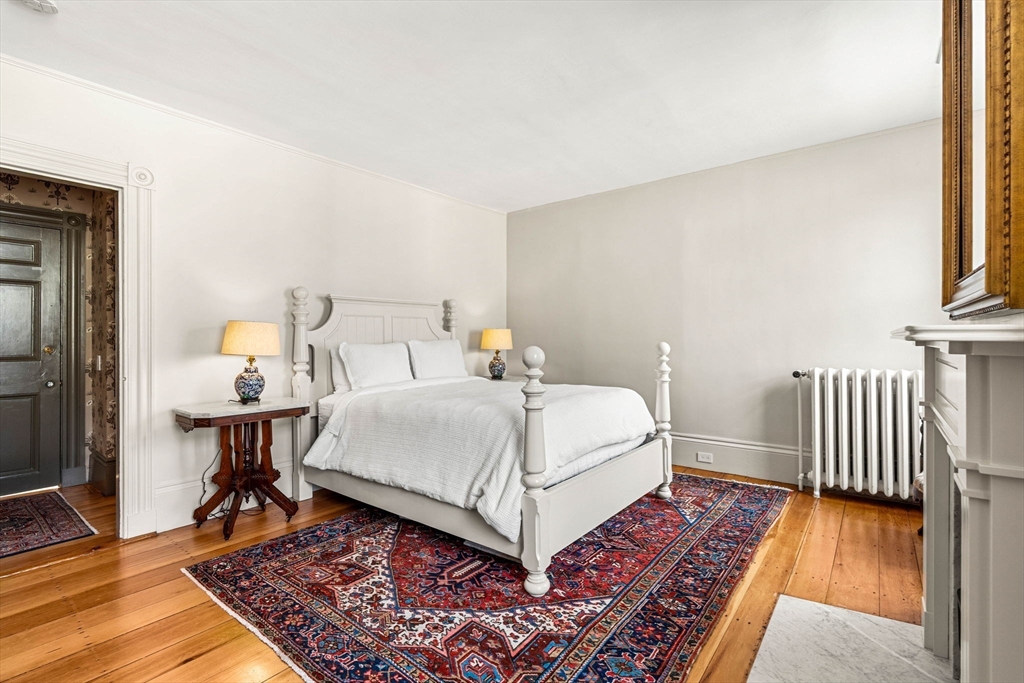 24 Chestnut St # 2
