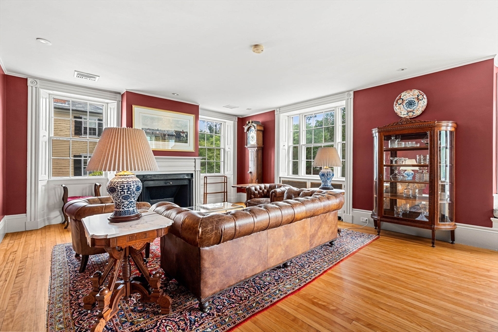 24 Chestnut St # 2