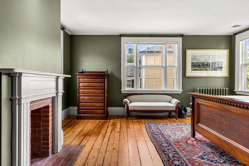 24 Chestnut St # 2