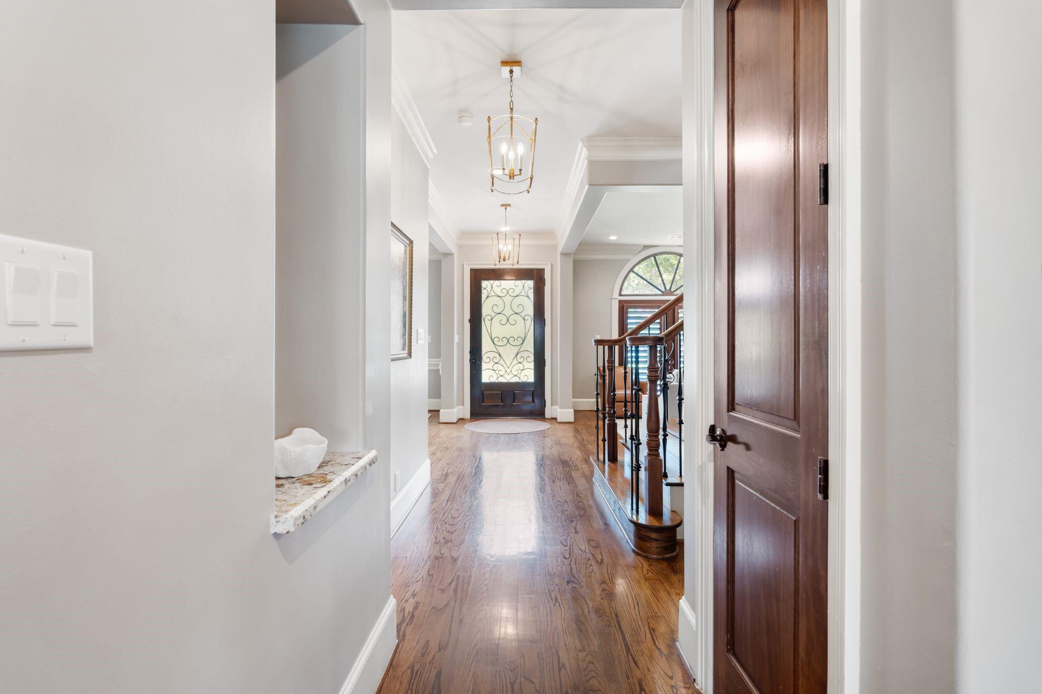5202 Patrick Henry Street