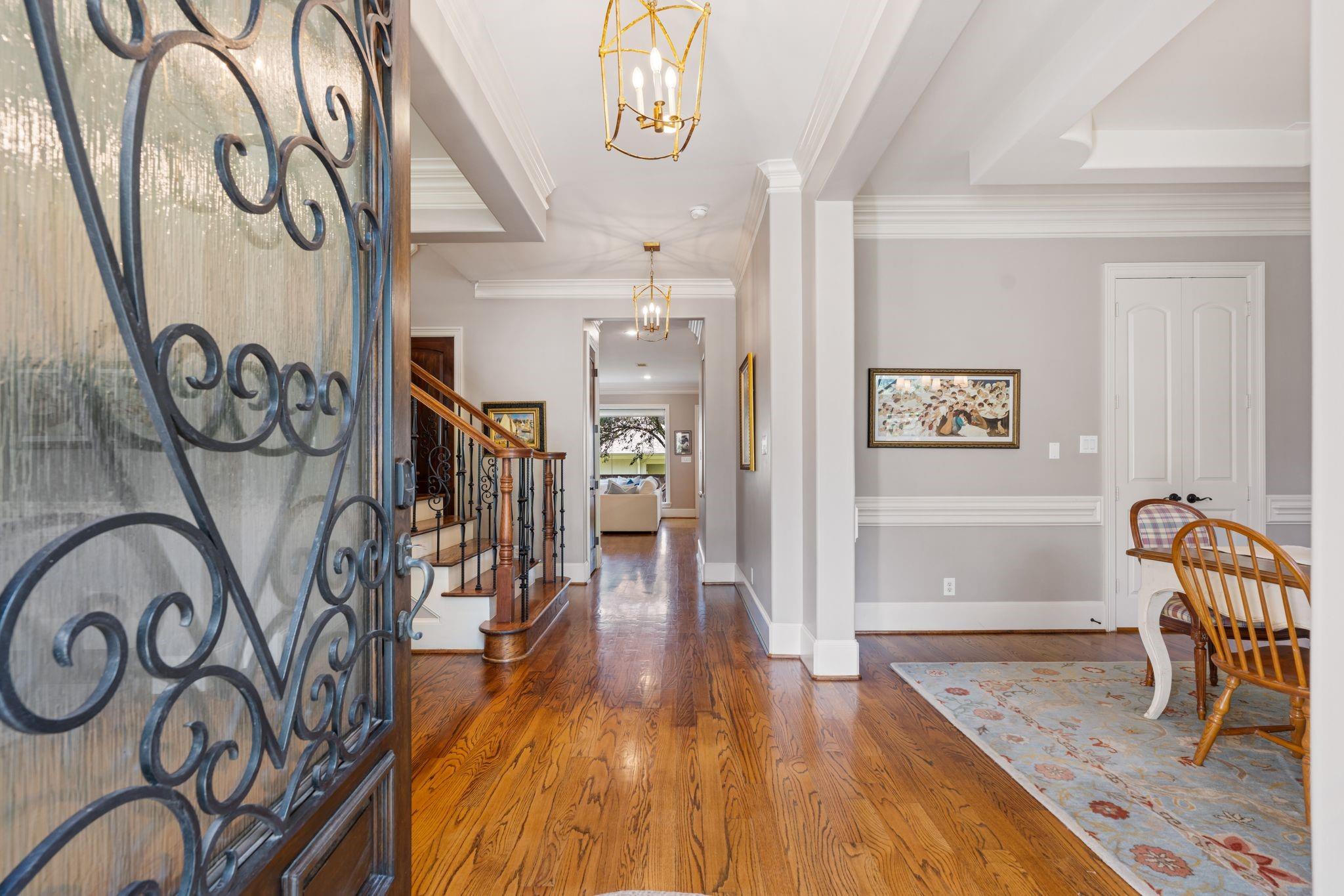 5202 Patrick Henry Street