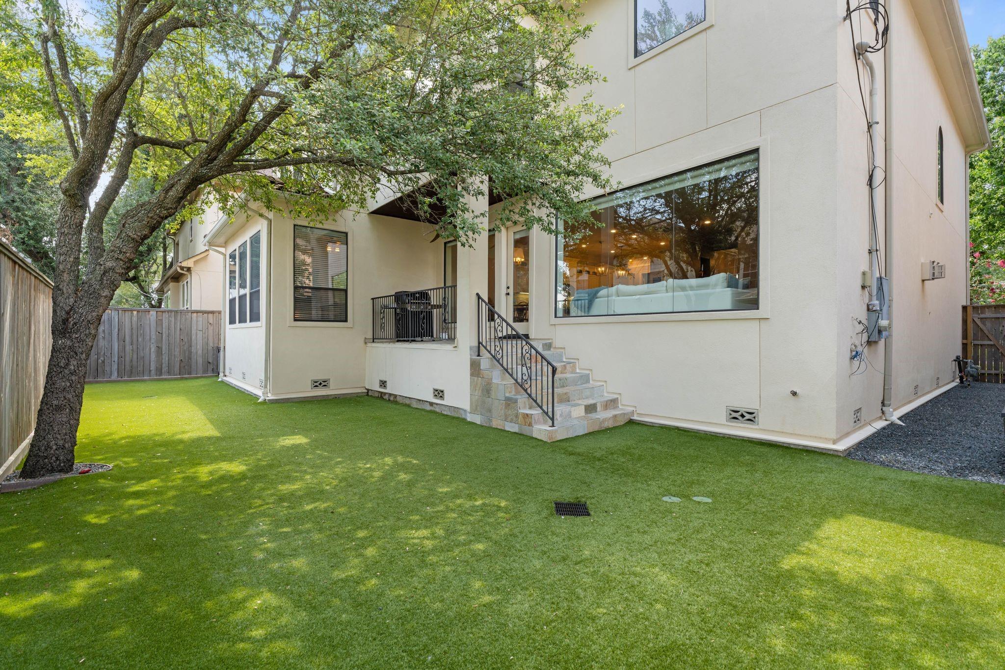 5202 Patrick Henry Street