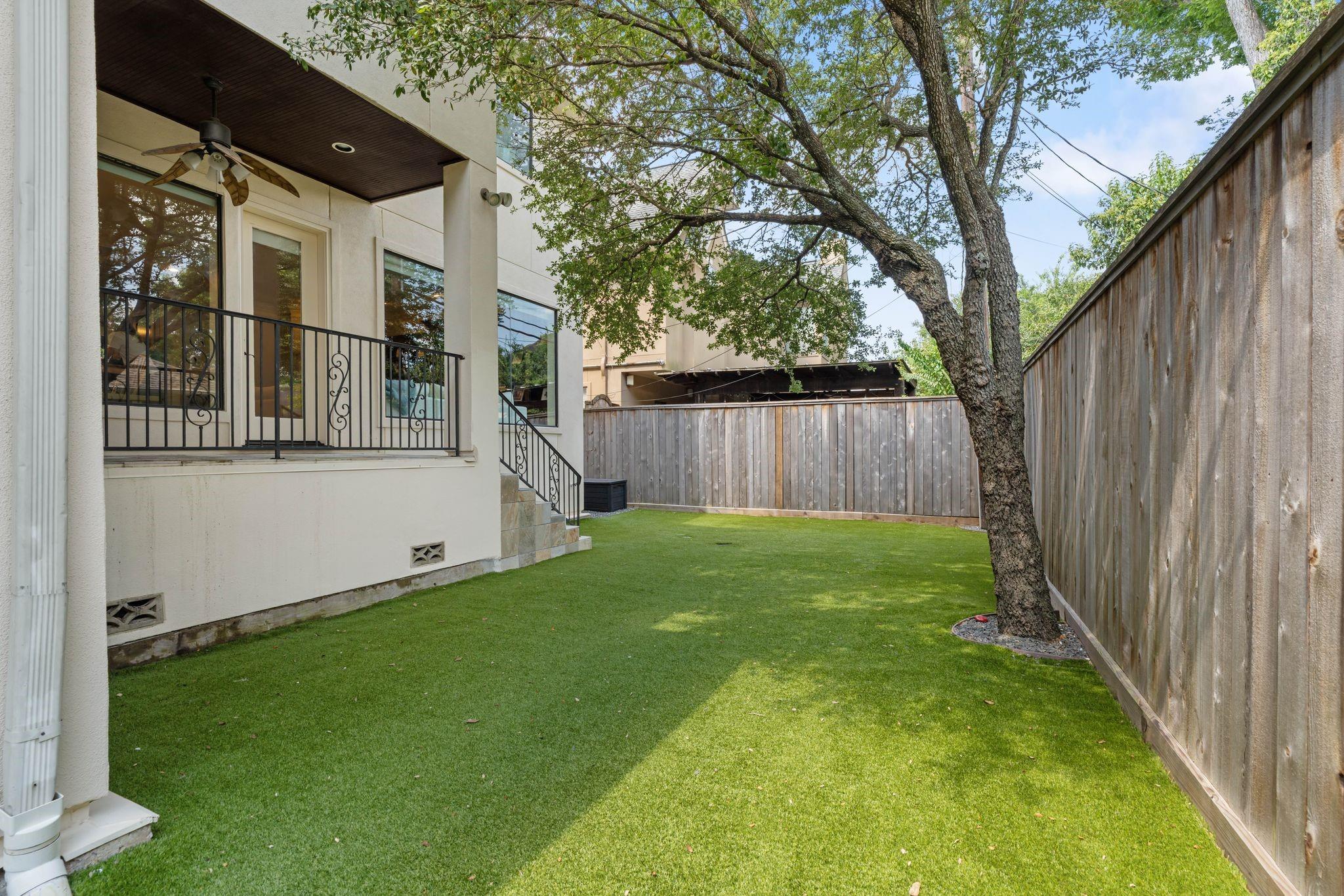 5202 Patrick Henry Street