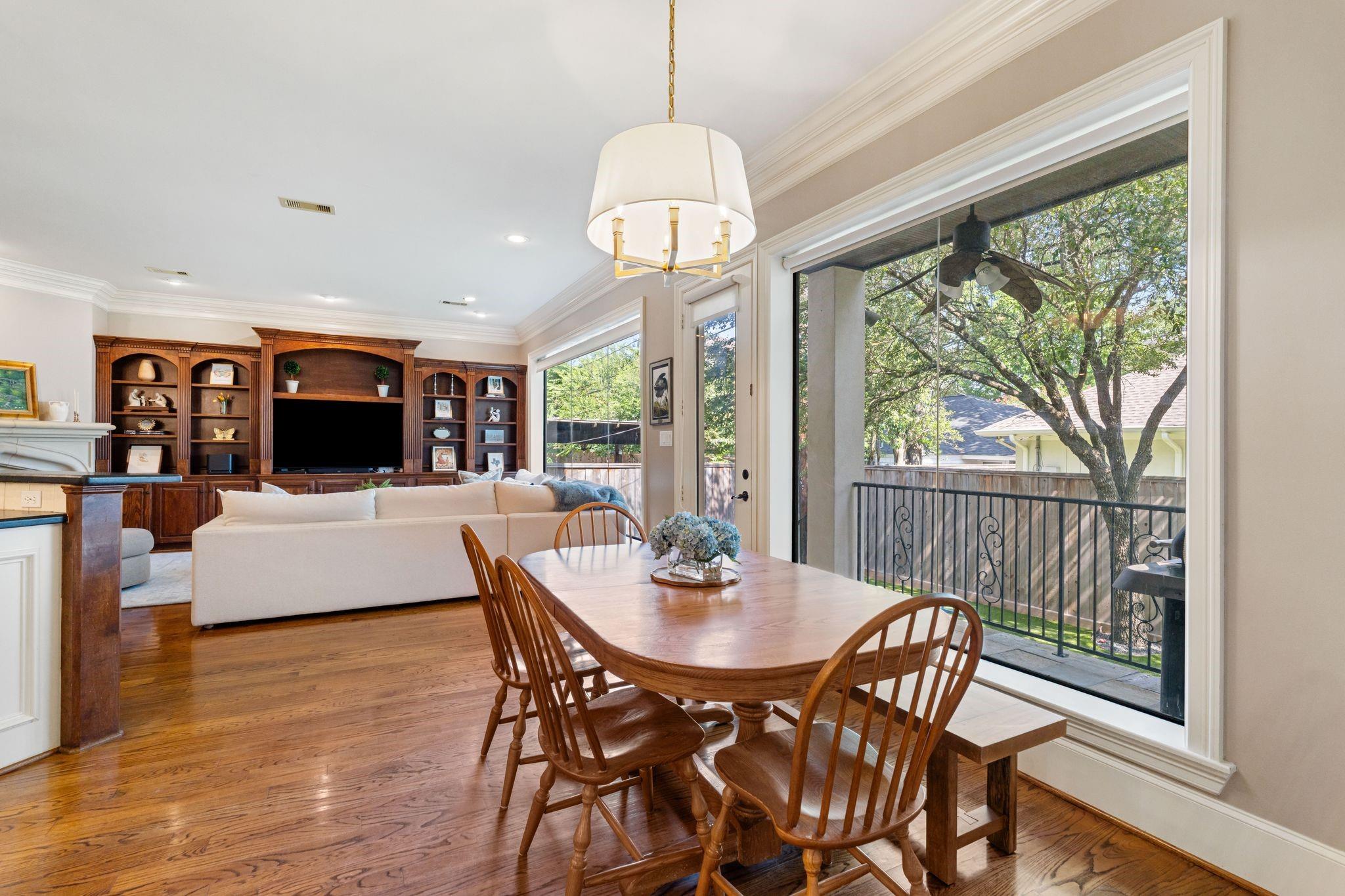 5202 Patrick Henry Street