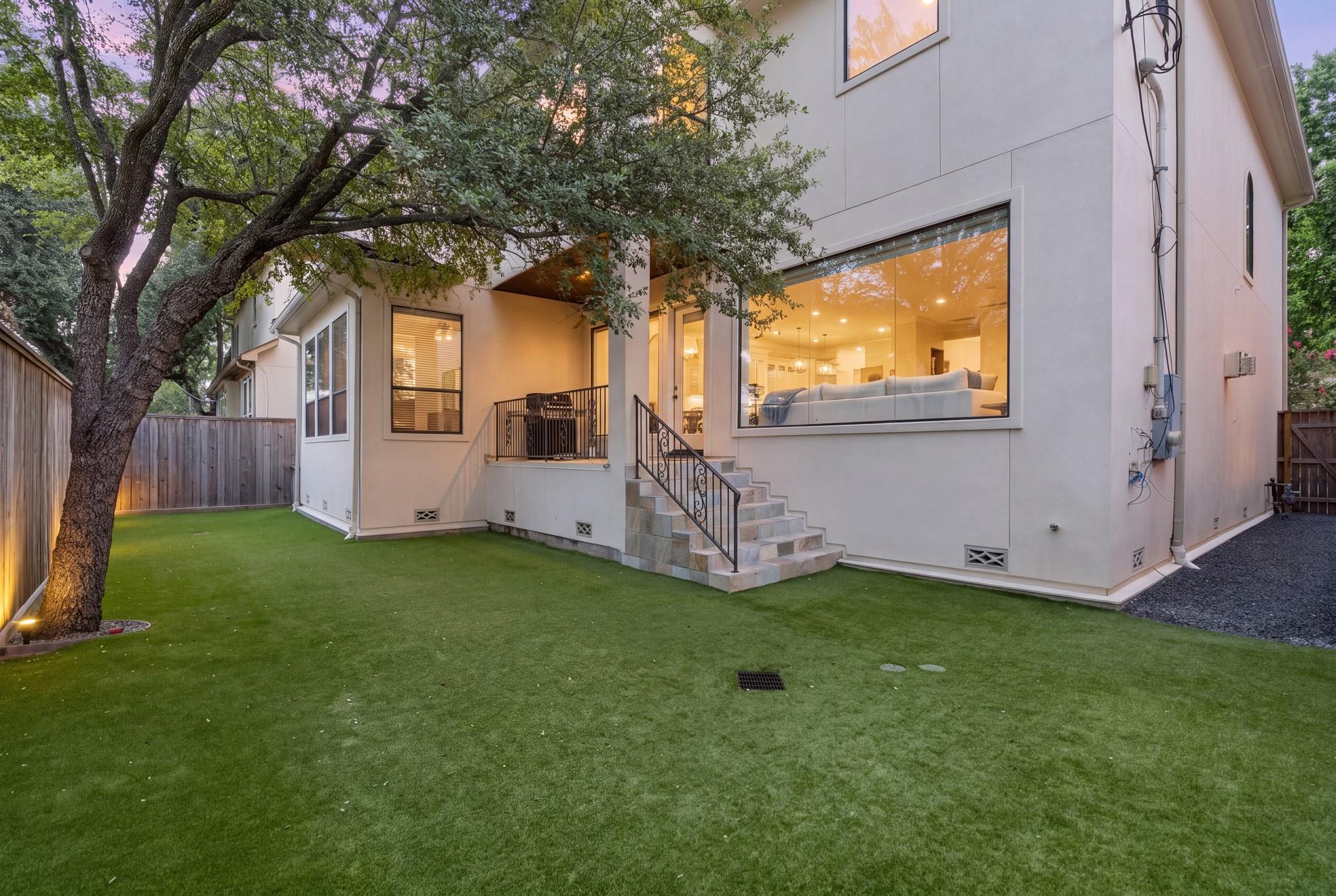 5202 Patrick Henry Street