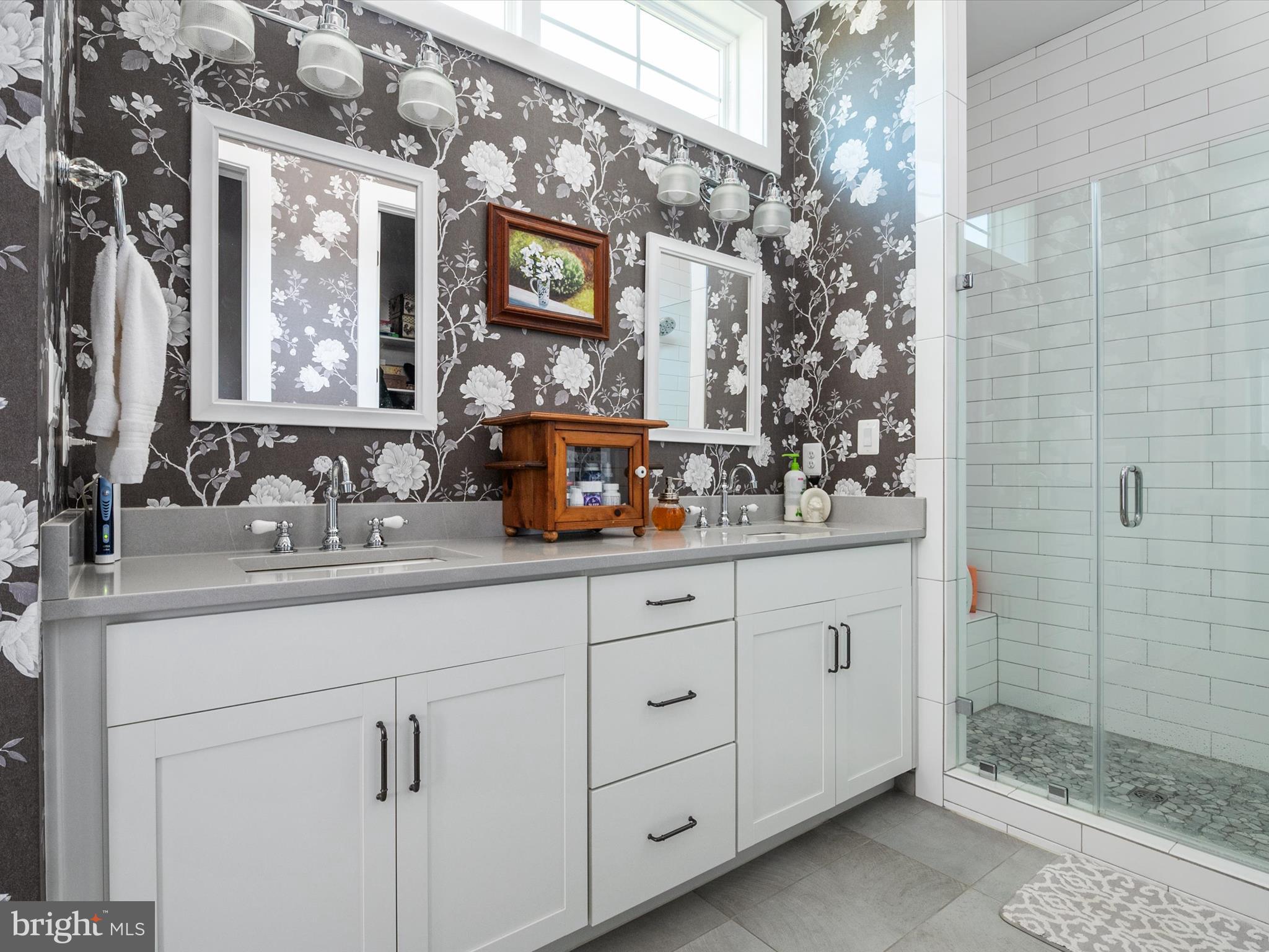 4017 CURLED DOCK LANE