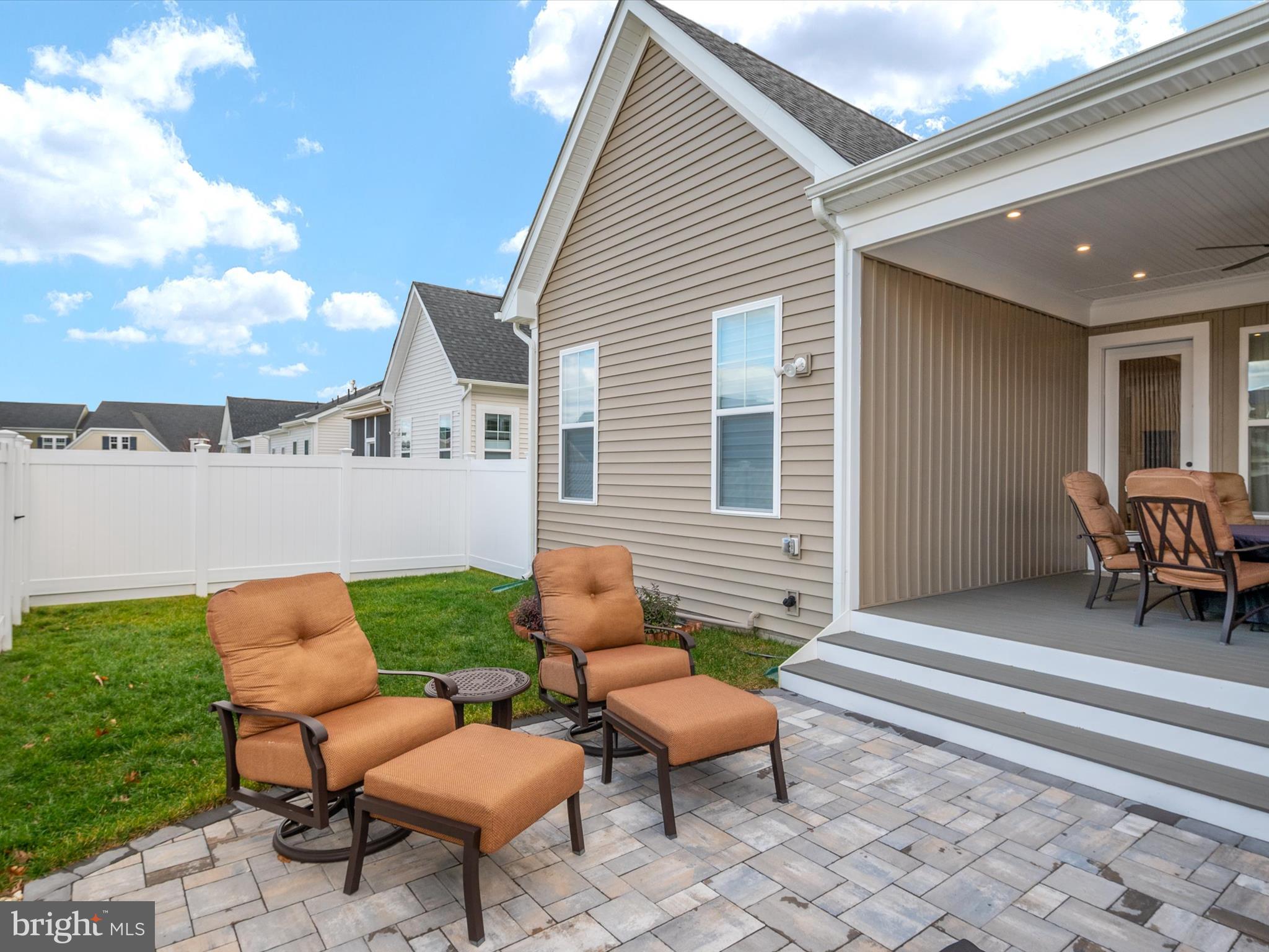 4017 CURLED DOCK LANE