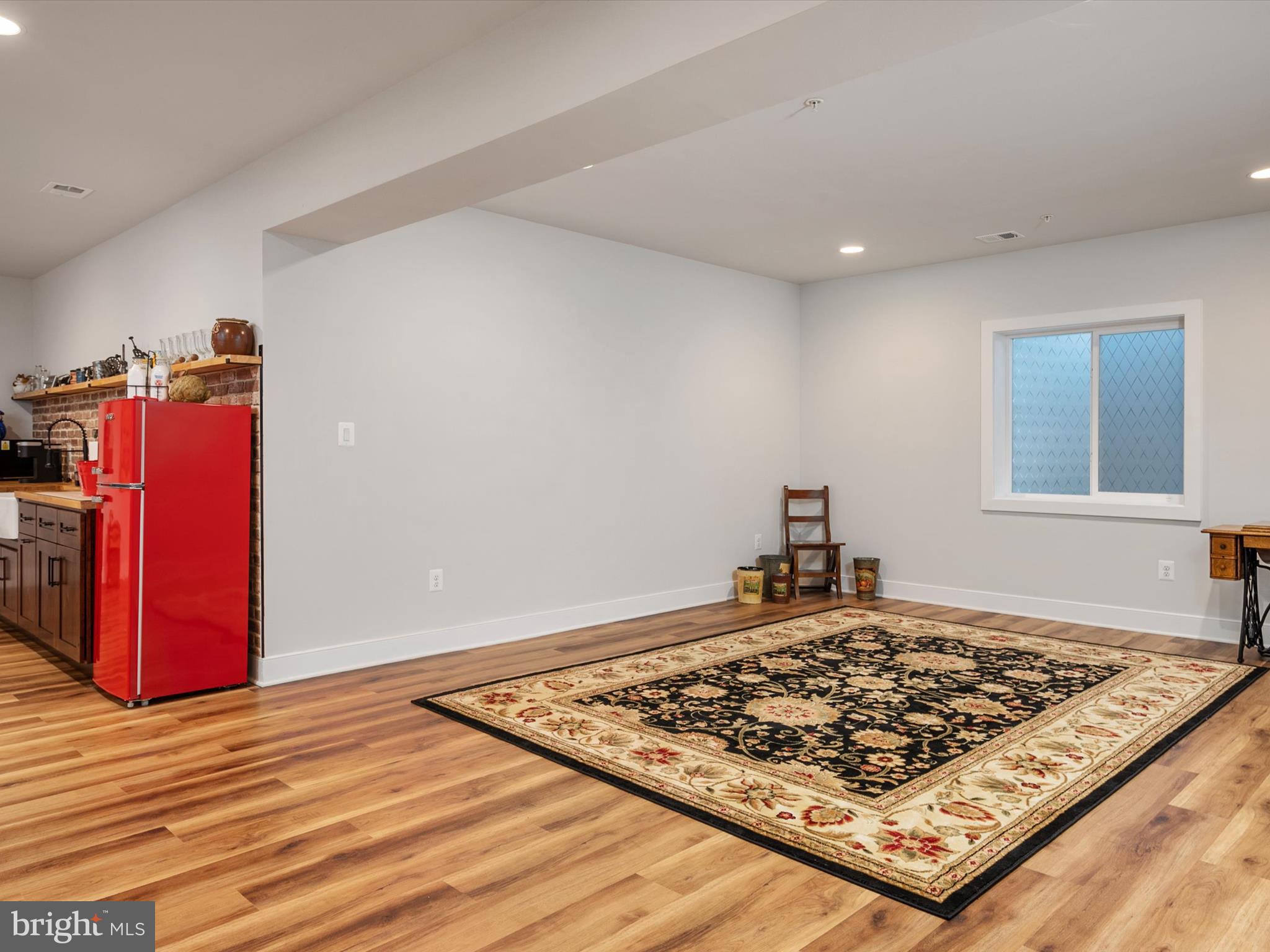 4017 CURLED DOCK LANE