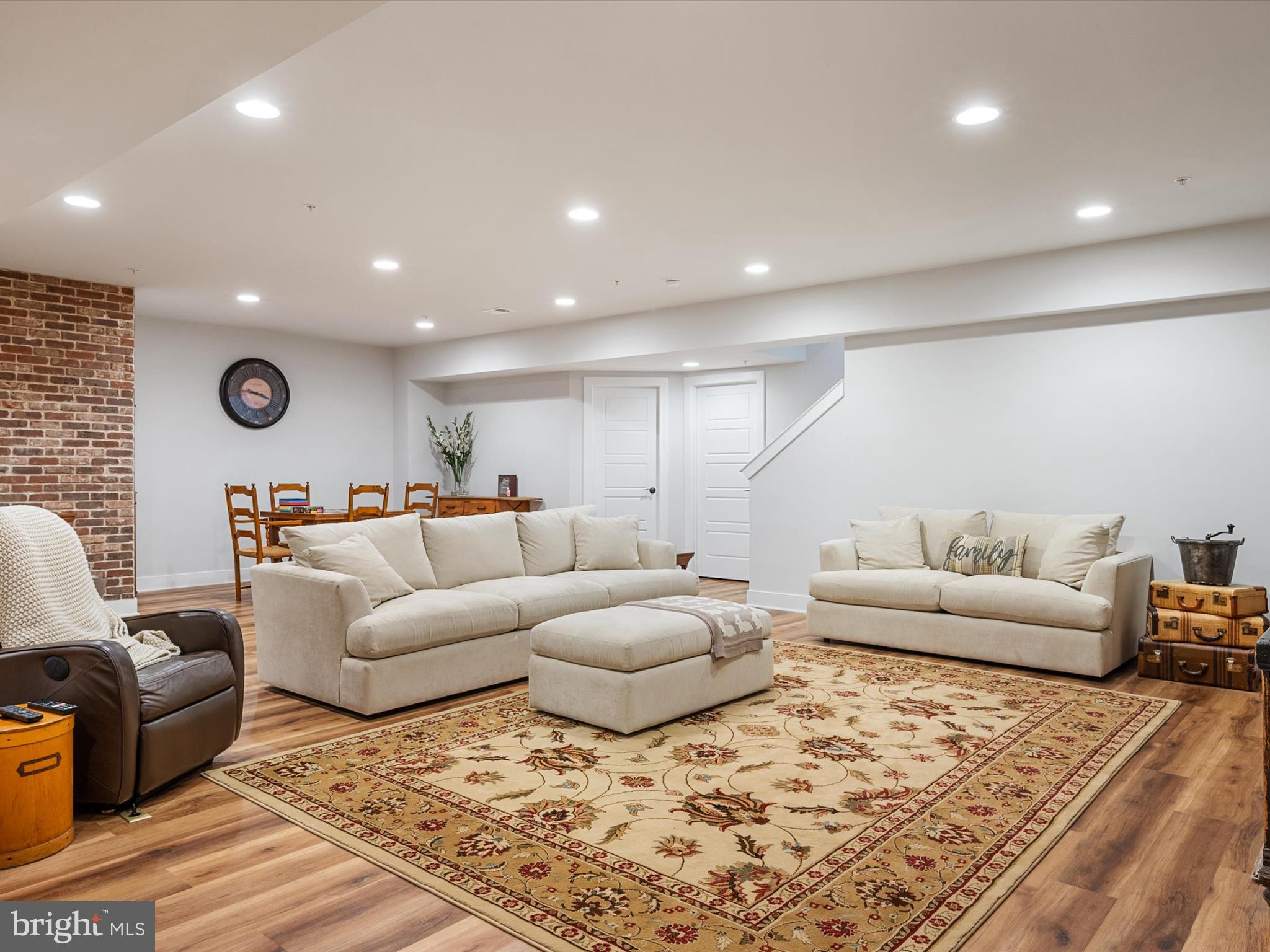 4017 CURLED DOCK LANE