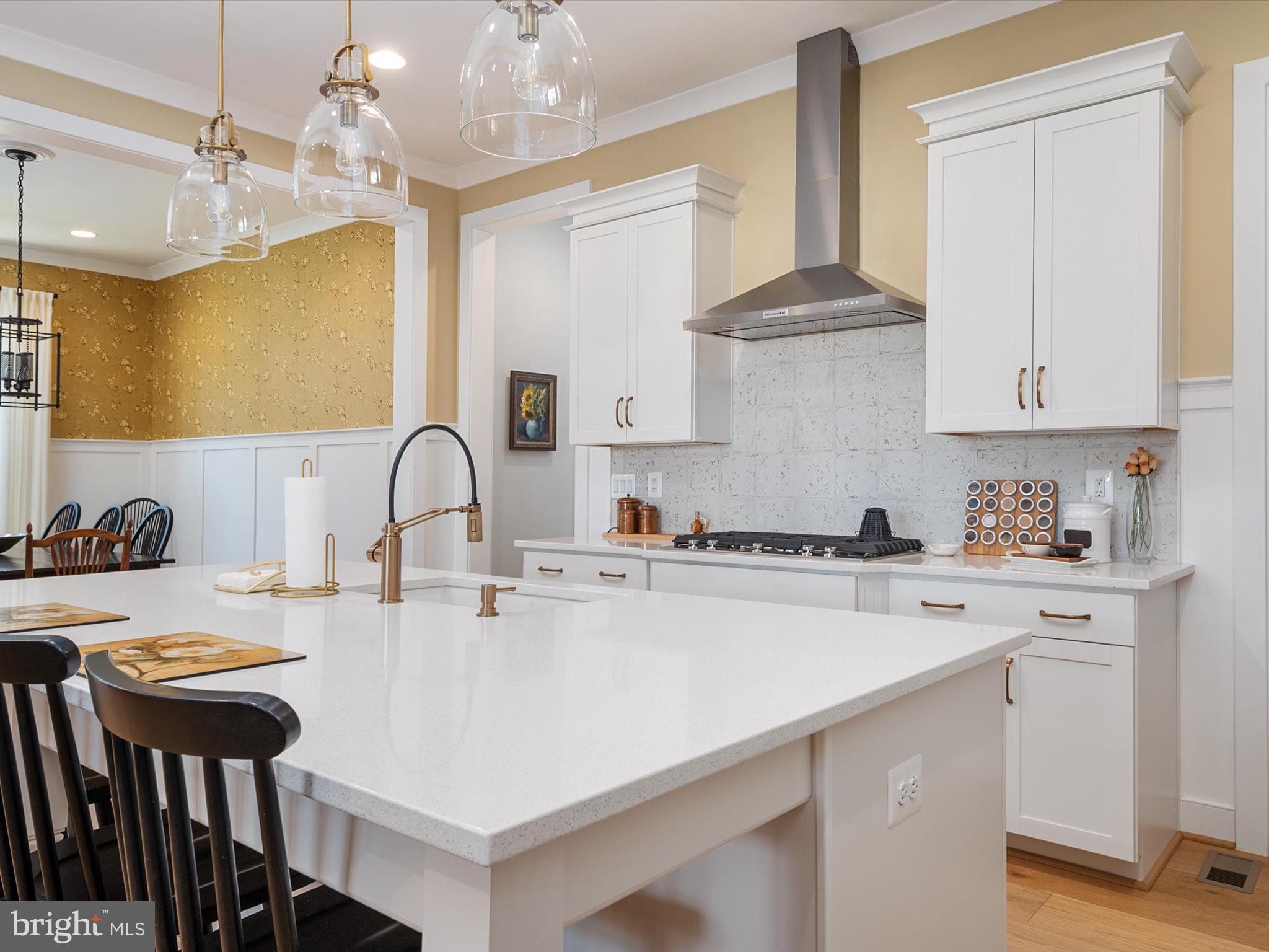 4017 CURLED DOCK LANE