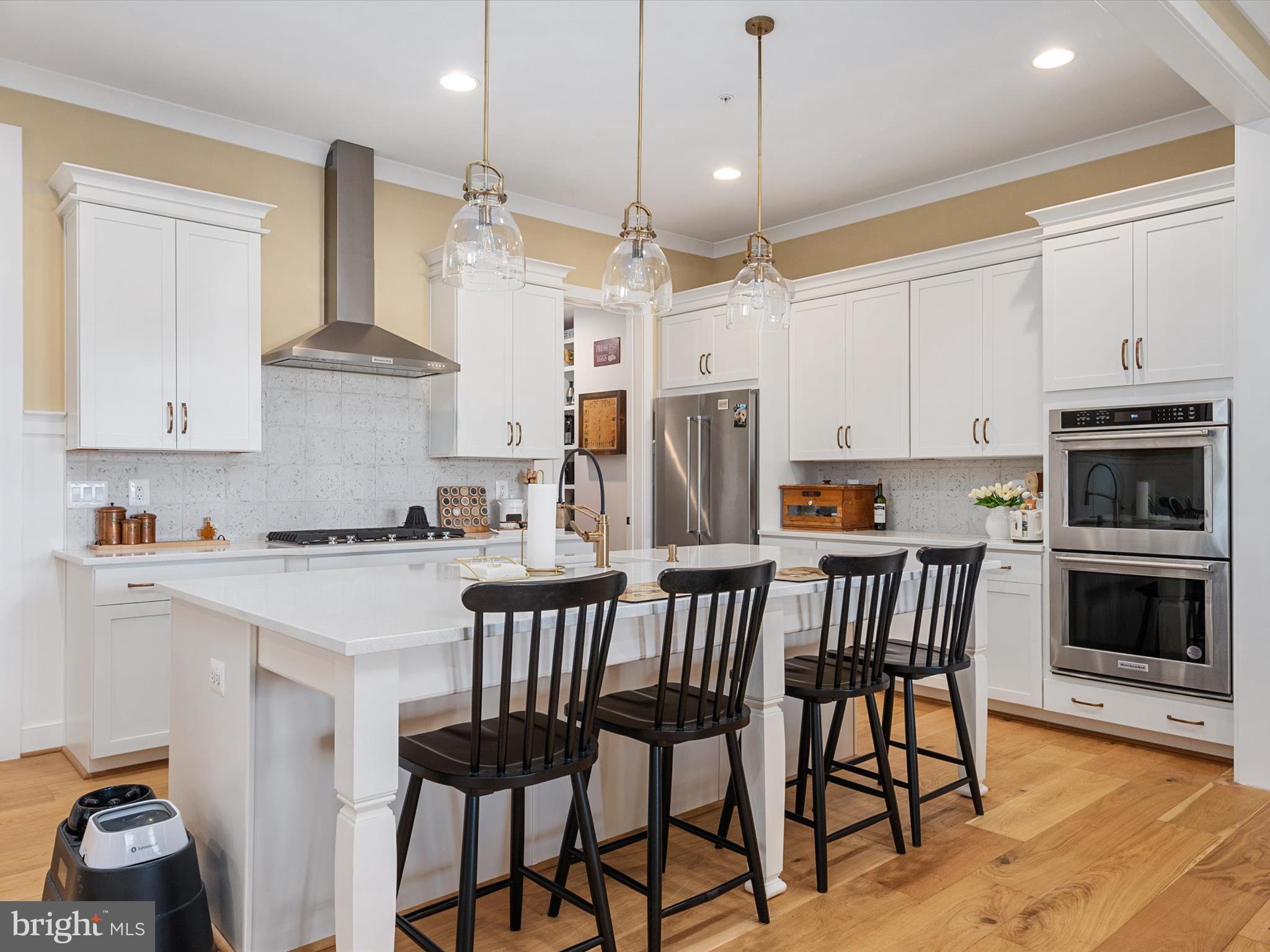 4017 CURLED DOCK LANE