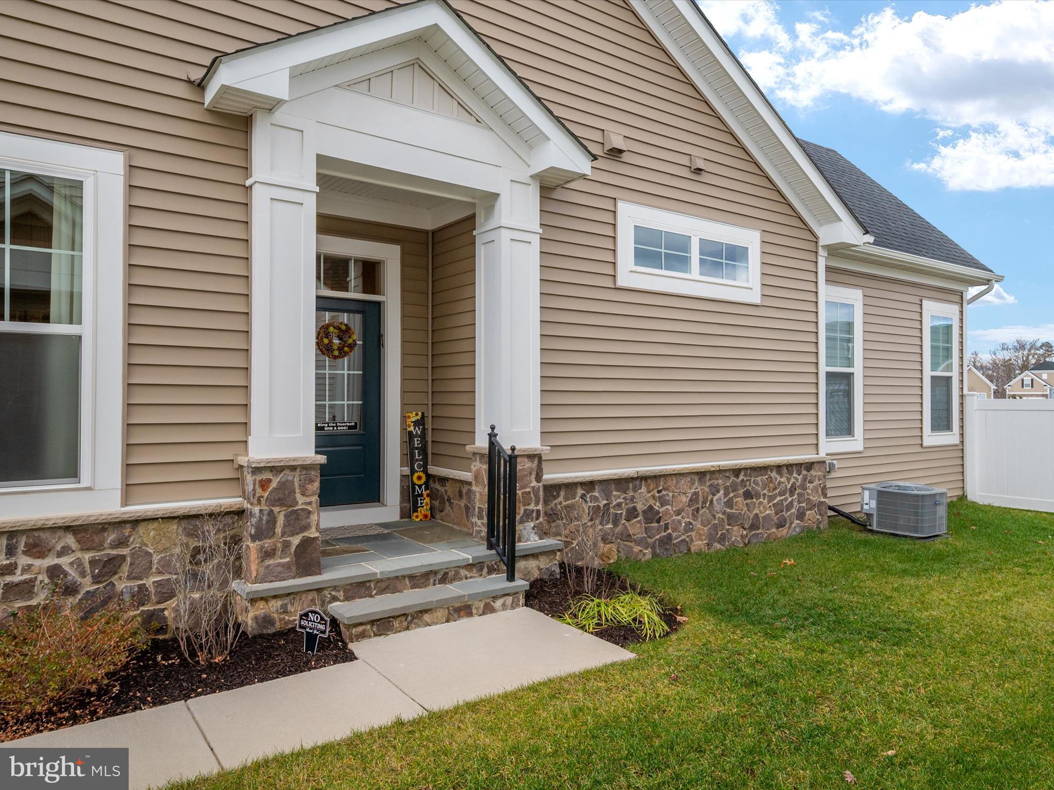 4017 CURLED DOCK LANE