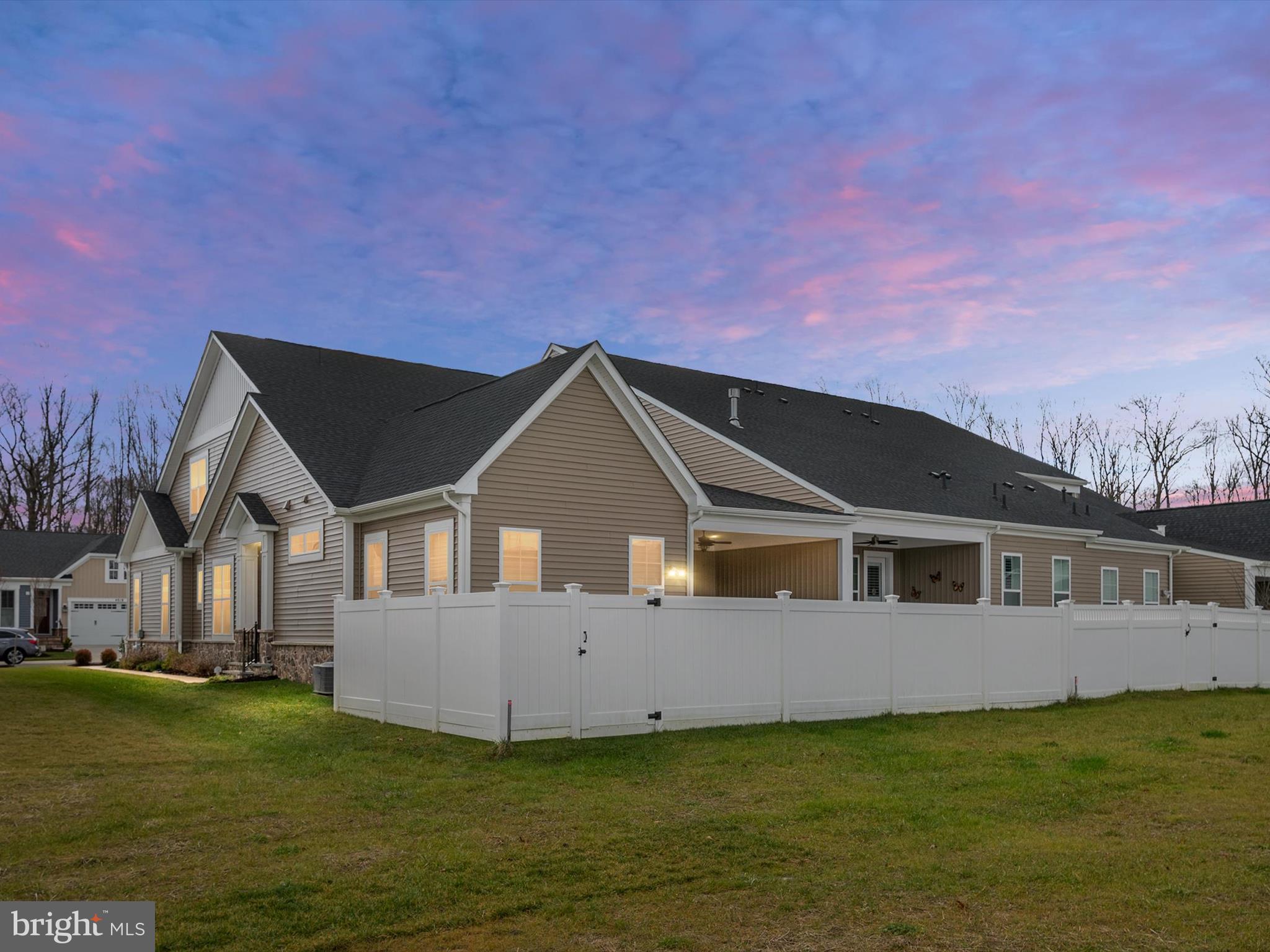 4017 CURLED DOCK LANE