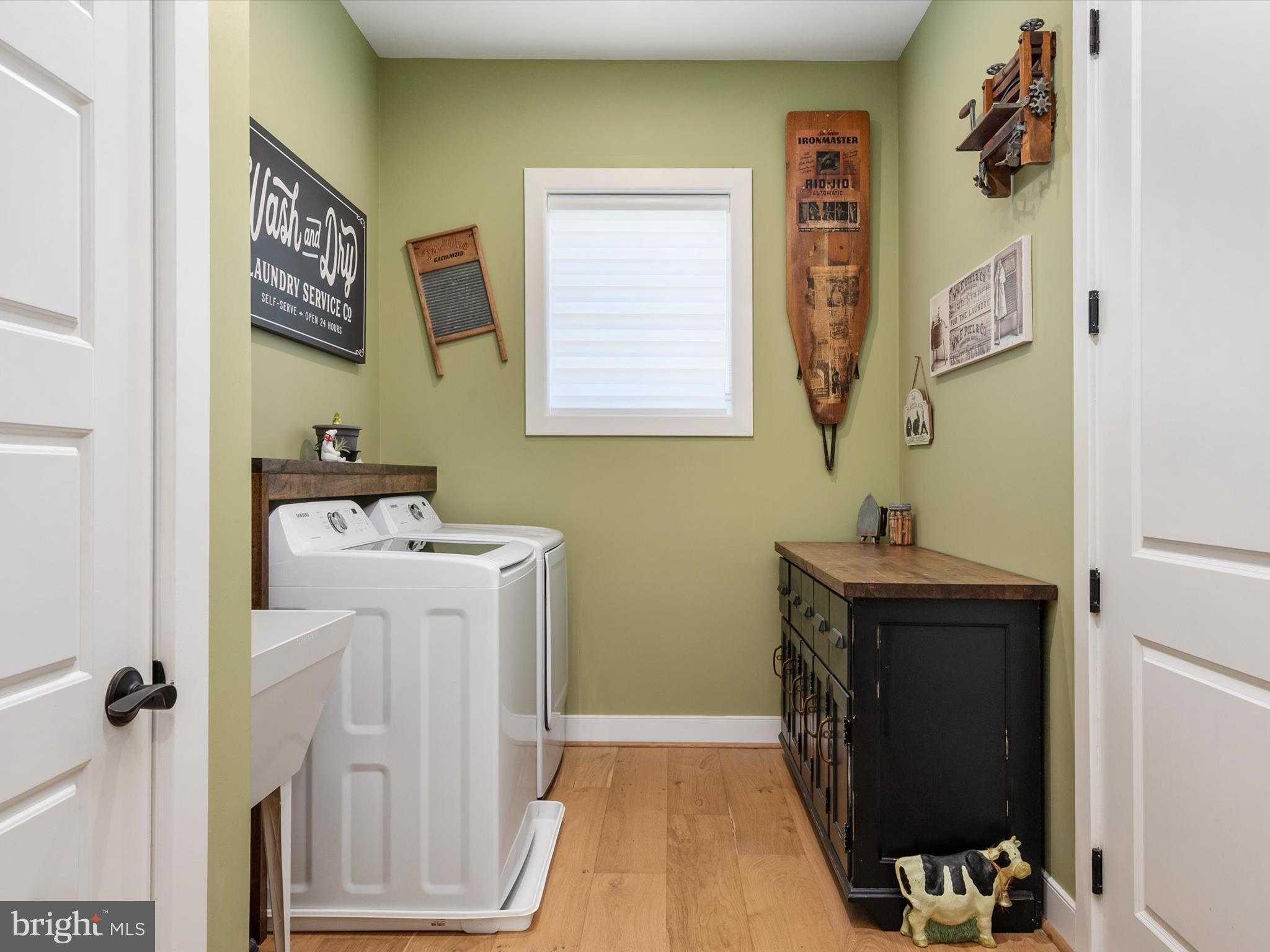 4017 CURLED DOCK LANE