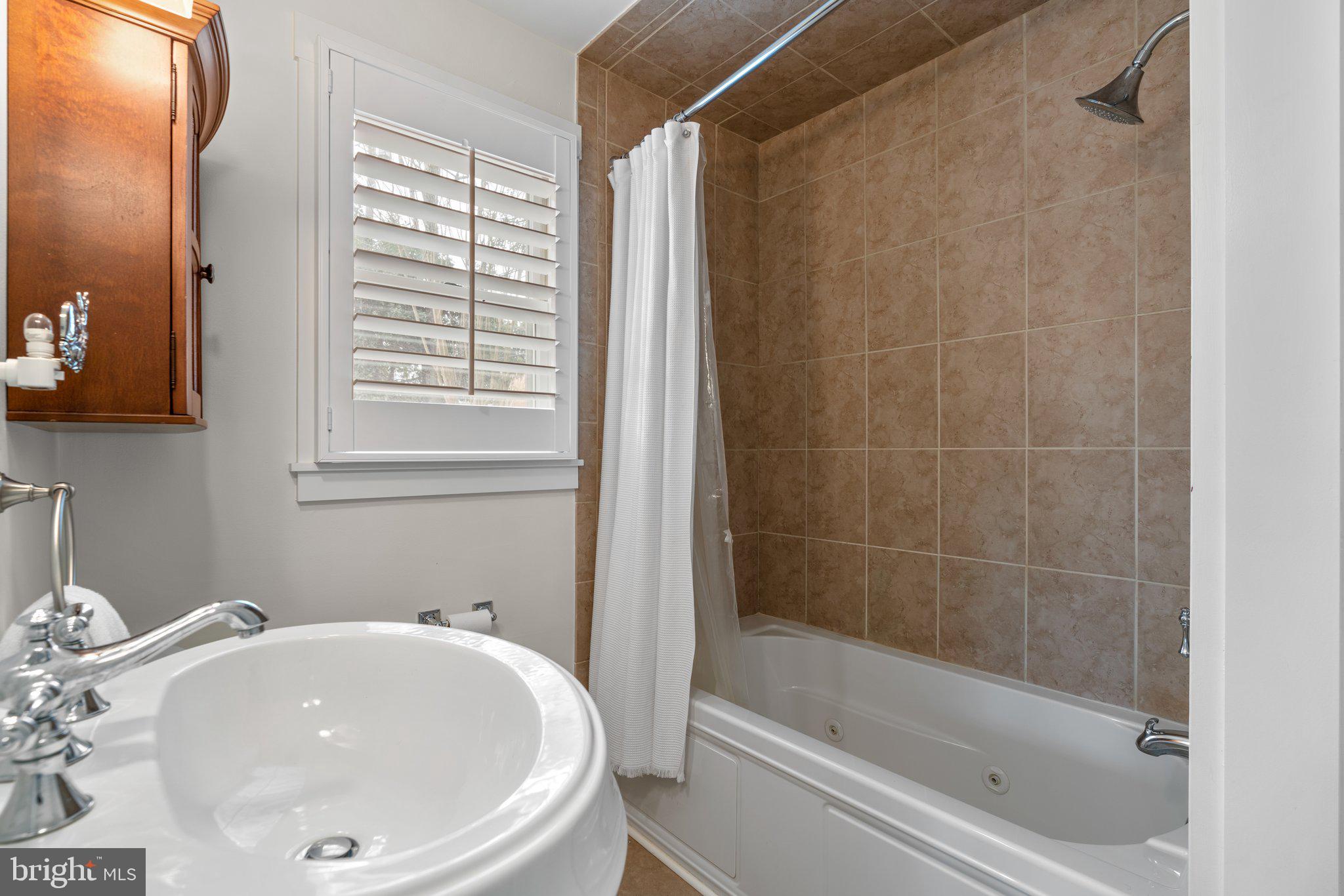 1226 SEVERNVIEW DRIVE