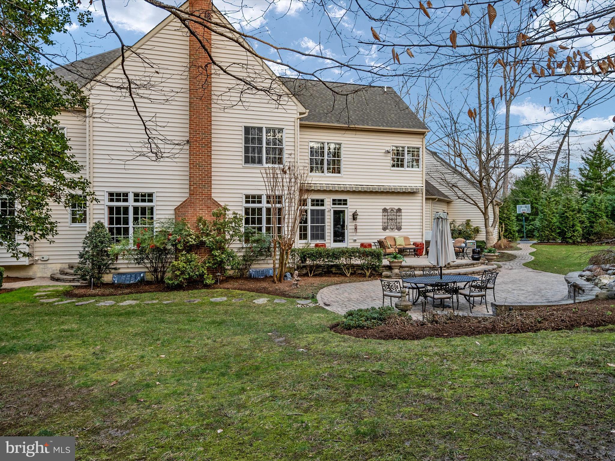 3106 FERN HILL COURT