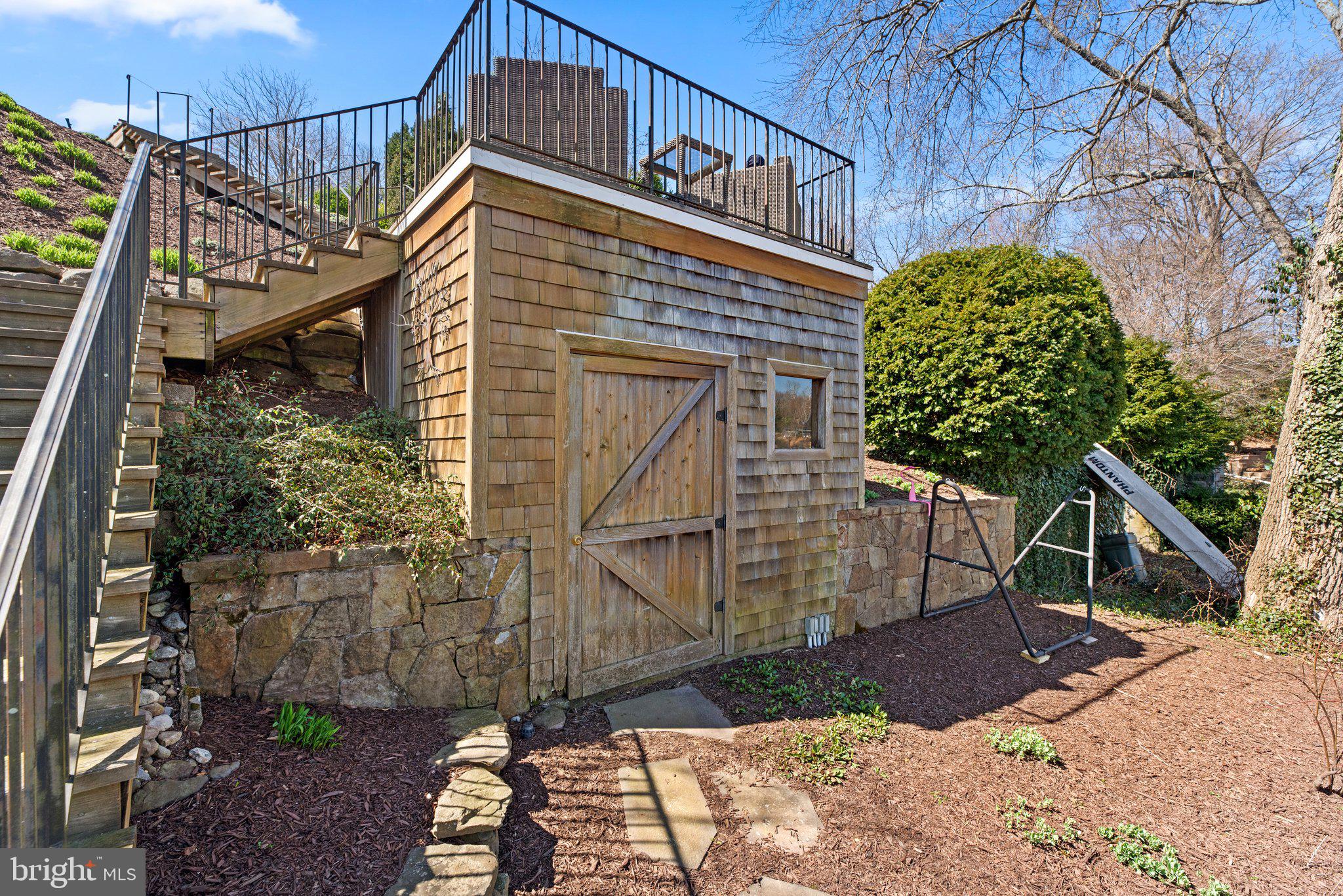 1210 SEVERNVIEW DRIVE