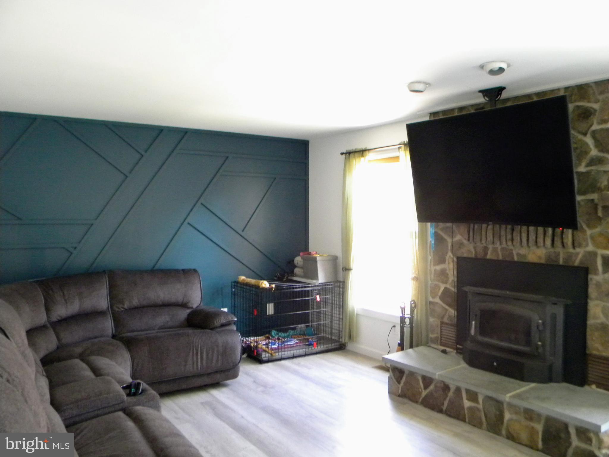 431 TWIN OAKS ROAD