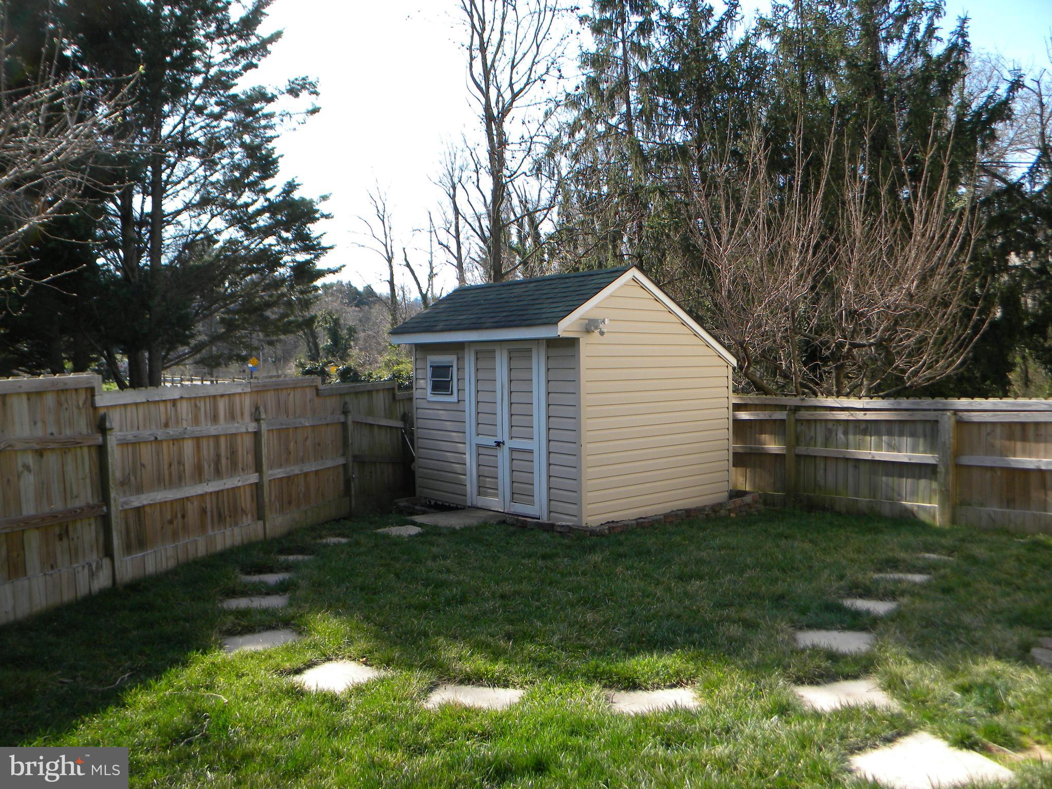 431 TWIN OAKS ROAD